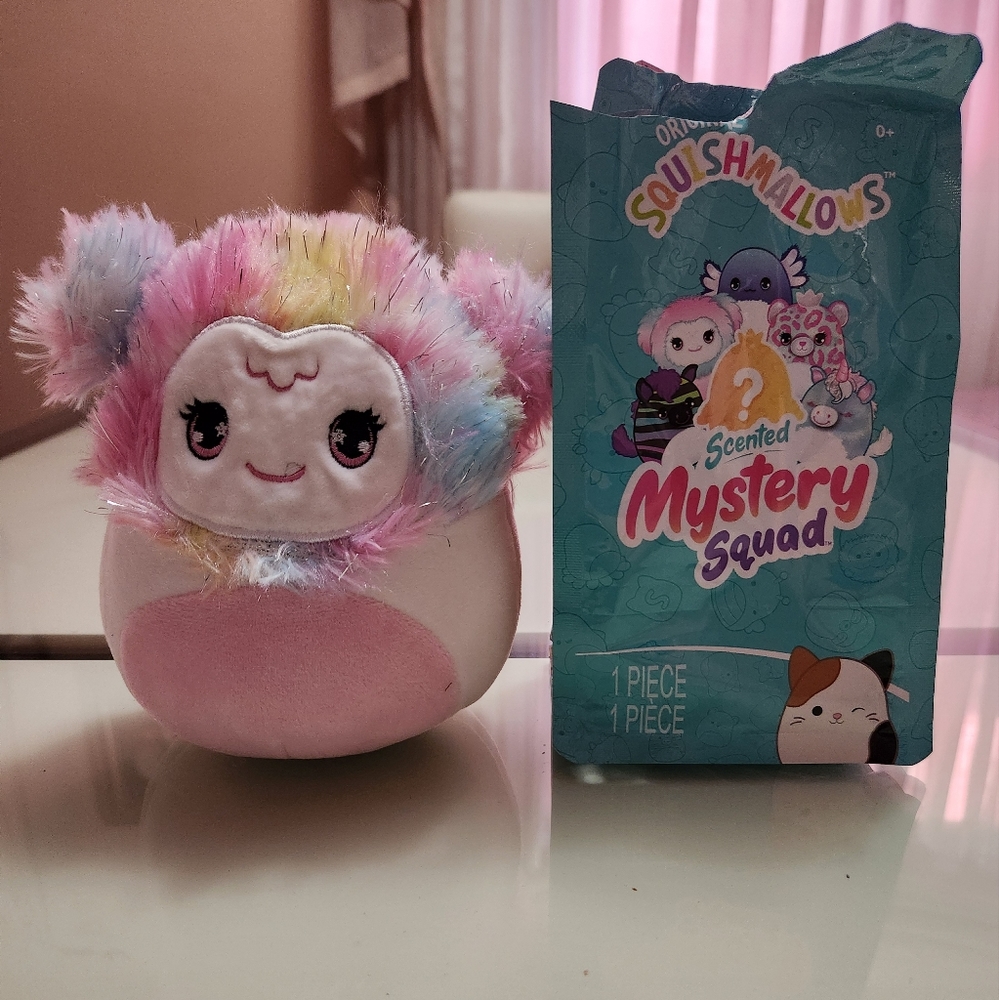 ✨️Amara Squishmallow✨️